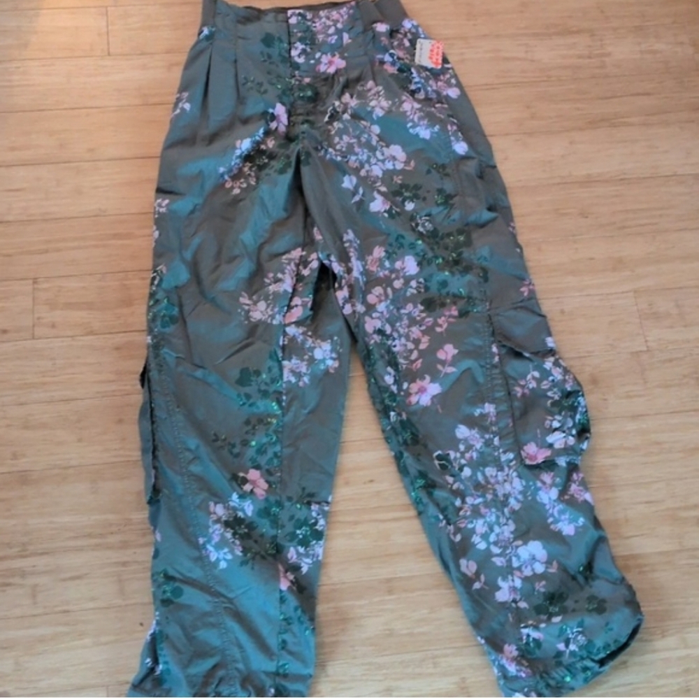 ✨ NWT Free People Movement Mesmerize Me Pant M In Green Pink Floral